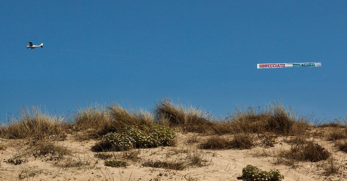 LAWRENCE WEINER – Tracce