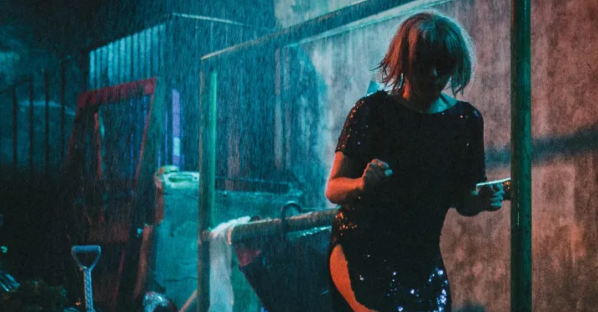 2028: LA RAGAZZA TROVATA NELLA SPAZZATURA 2028: LA RAGAZZA TROVATA NELLA SPAZZATURA