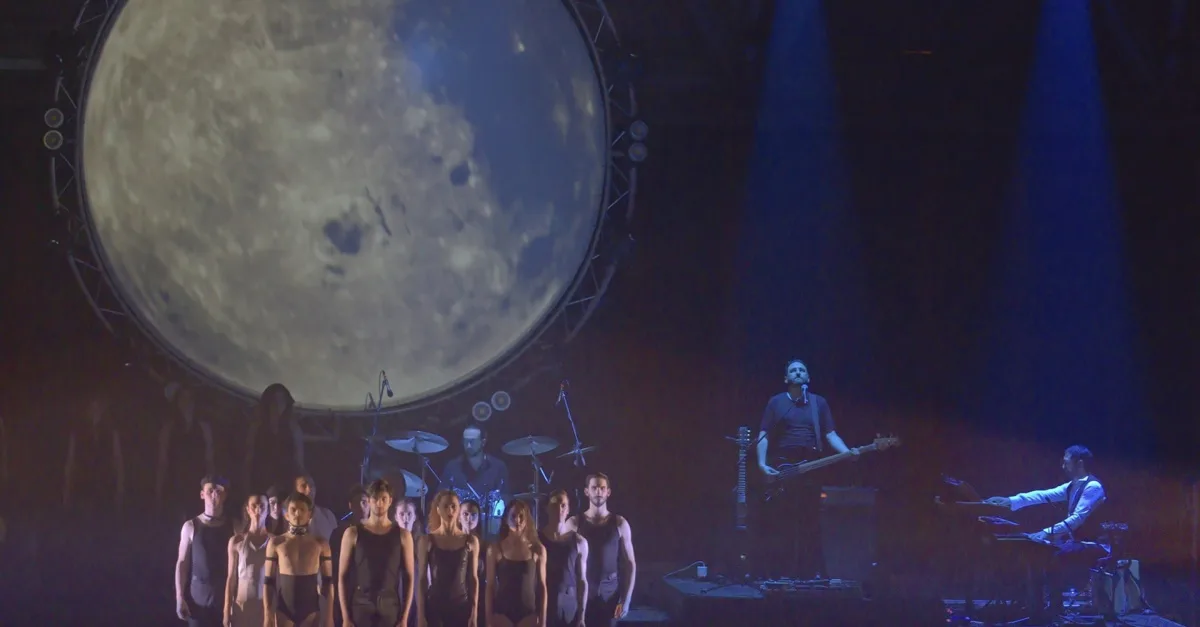 Shine – Pink Floyd Moon