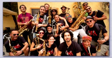 FANFAROMA STREET BAND