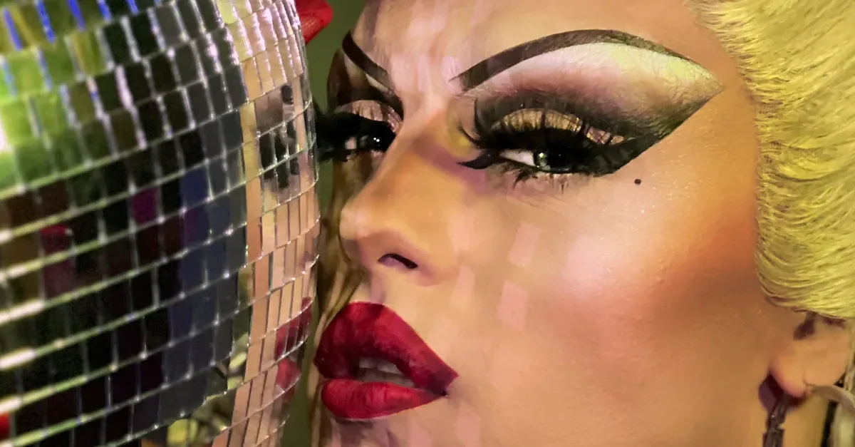 DRAG ME… MAKE UP #1