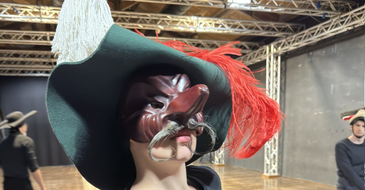 Dalla maschera al volto