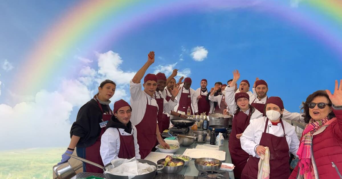 Parrocchia di Sant’Ireneo – Una Cucina di Comunità – Tradizioni gastronomiche multiculturali si incontrano