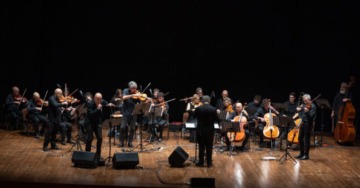 Peppe Servillo & Solis String Quartet | Medit Orchestra di ritmi moderni