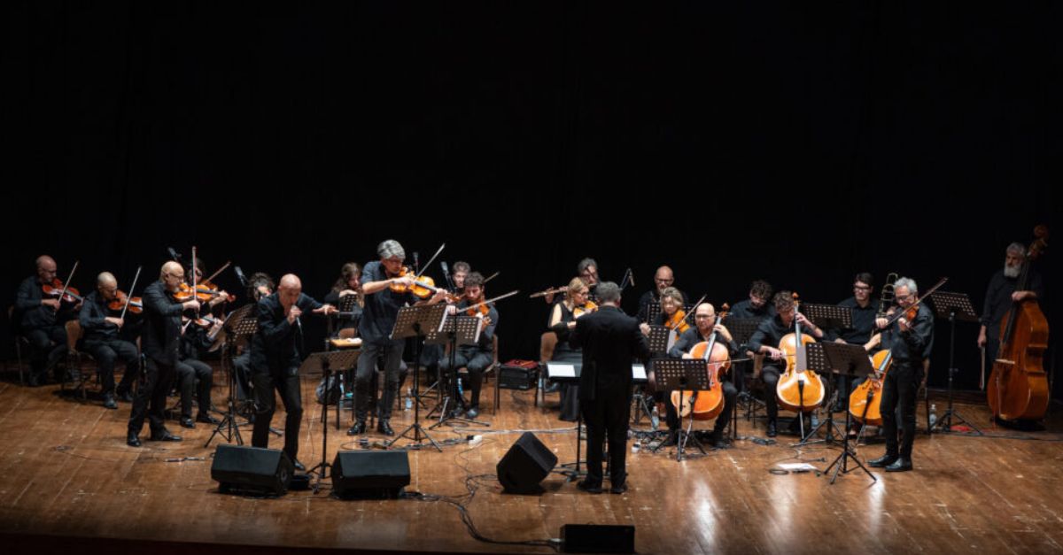 Peppe Servillo & Solis String Quartet | Medit Orchestra di ritmi moderni